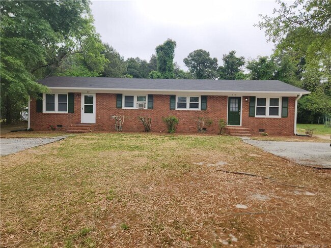 Building Photo - 419 Windermere Dr