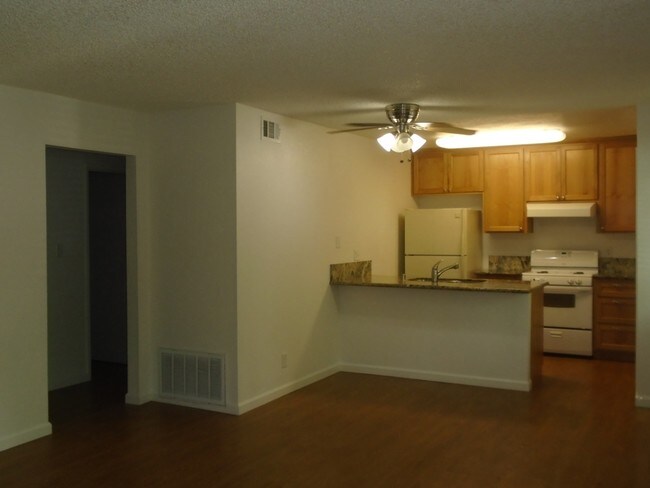 Foto del edificio - 6225 Longford Dr