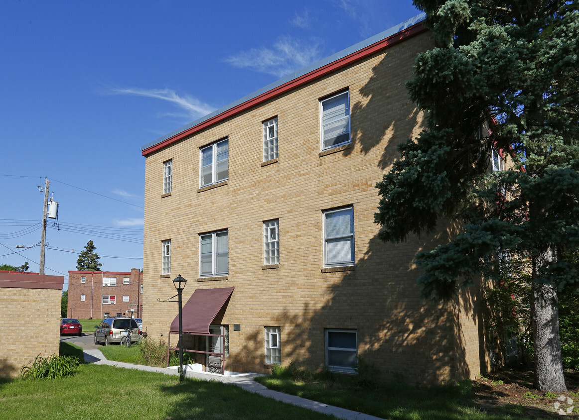 Building Photo - Park Manor Apartments