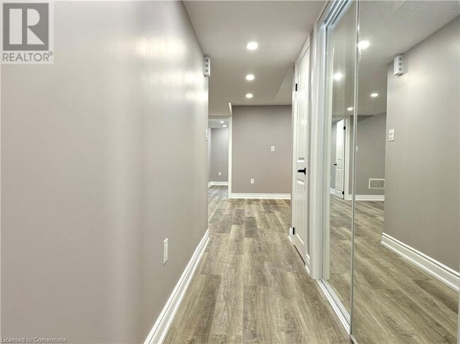Building Photo - 35 Loxleigh Ln
