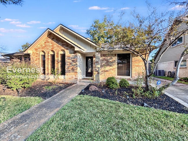 Building Photo - 21418 Park Brook Dr