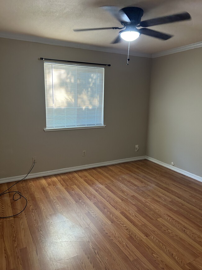 Building Photo - 4439 Myrtle Ave