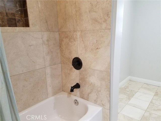 Foto del edificio - 424 E Riverview Ave