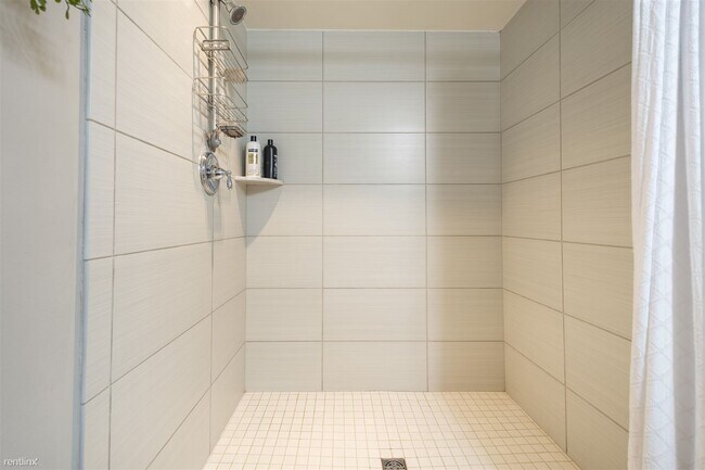 Building Photo - 1 br, 1 bath Townhome - 3239 Fait Avenue C