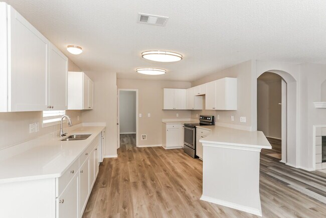 Foto del edificio - 8132 Fox Chase Dr