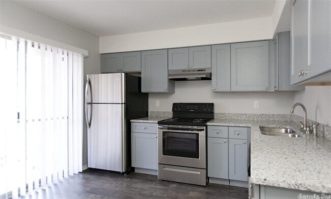 Building Photo - 17 Powhatan Dr