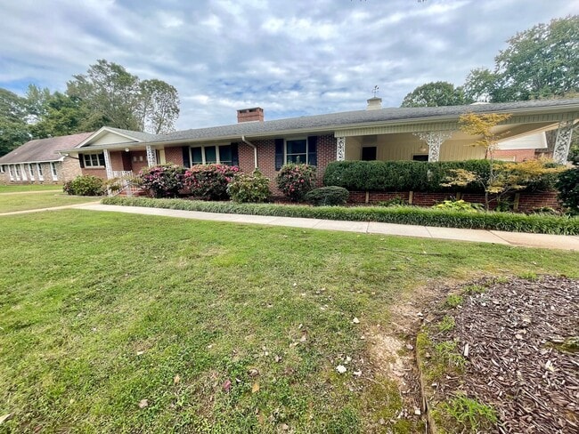 Foto del edificio - 3 bedroom 2.5 bath in the heart of Athens!...