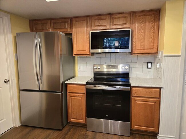 Building Photo - 604 Quail Creek Dr