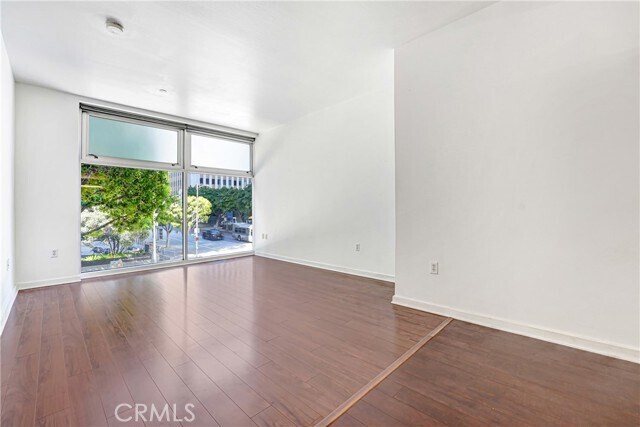 Foto del edificio - 630 W 6th St