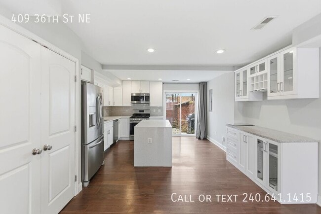 Building Photo - 409 36th St NE