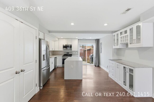 Foto del edificio - 409 36th St NE