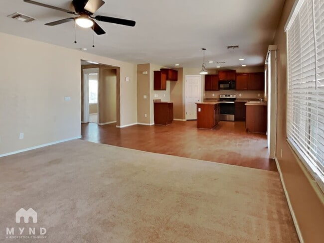 Building Photo - 4732 W Dill Ave