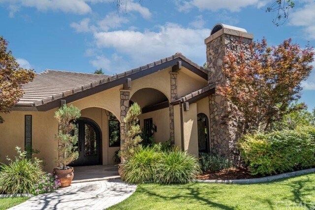 Building Photo - 964 N Easley Canyon Rd