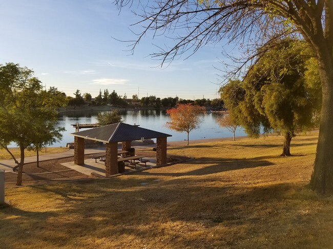 Kiwanis Park / Lake / Jogging Trail / Picnic area - 205 E. Oxford Dr.