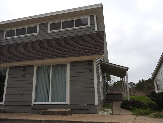 Building Photo - 11 Harbour Row Dr