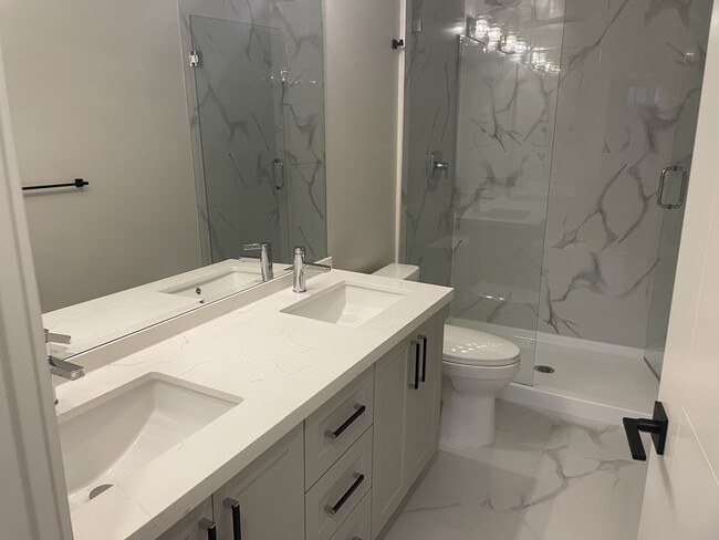 Photo du bâtiment - 12109-12223 223 St