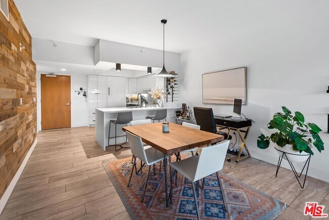 Foto del edificio - 13700 Marina Pointe Dr