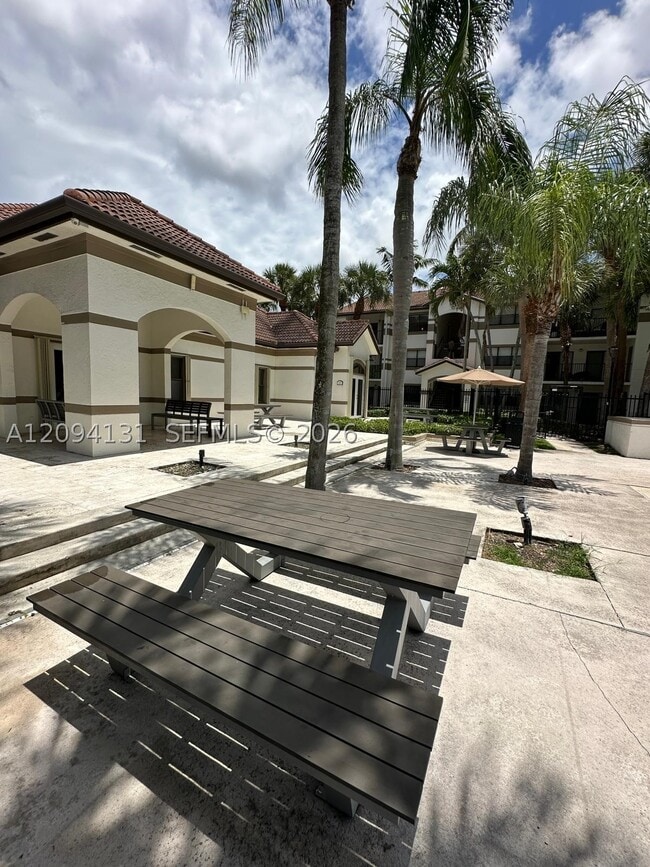 Foto del edificio - 540 S Park Rd