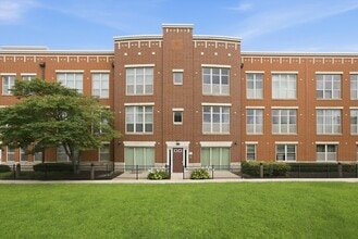 Building Photo - 318 E 25th St