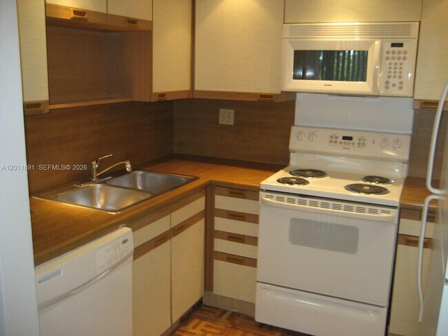 Foto del edificio - 8800 SW 123rd Ct