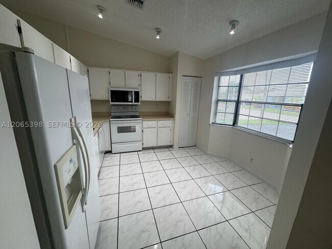 Foto del edificio - 8848 NW 76th Ct