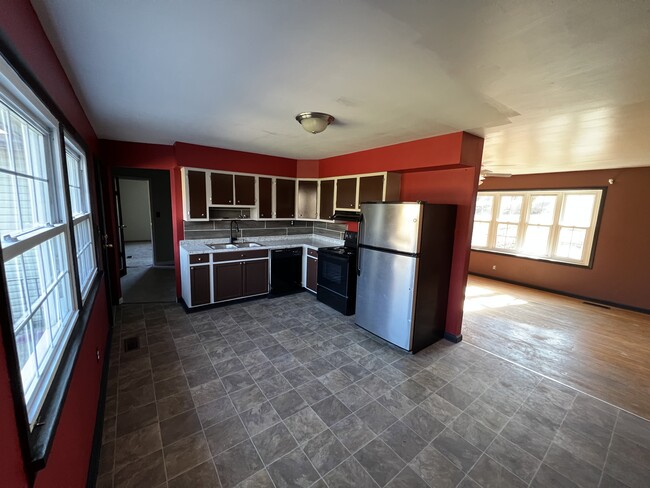 Kitchen - 5023 Monte Vista Rd