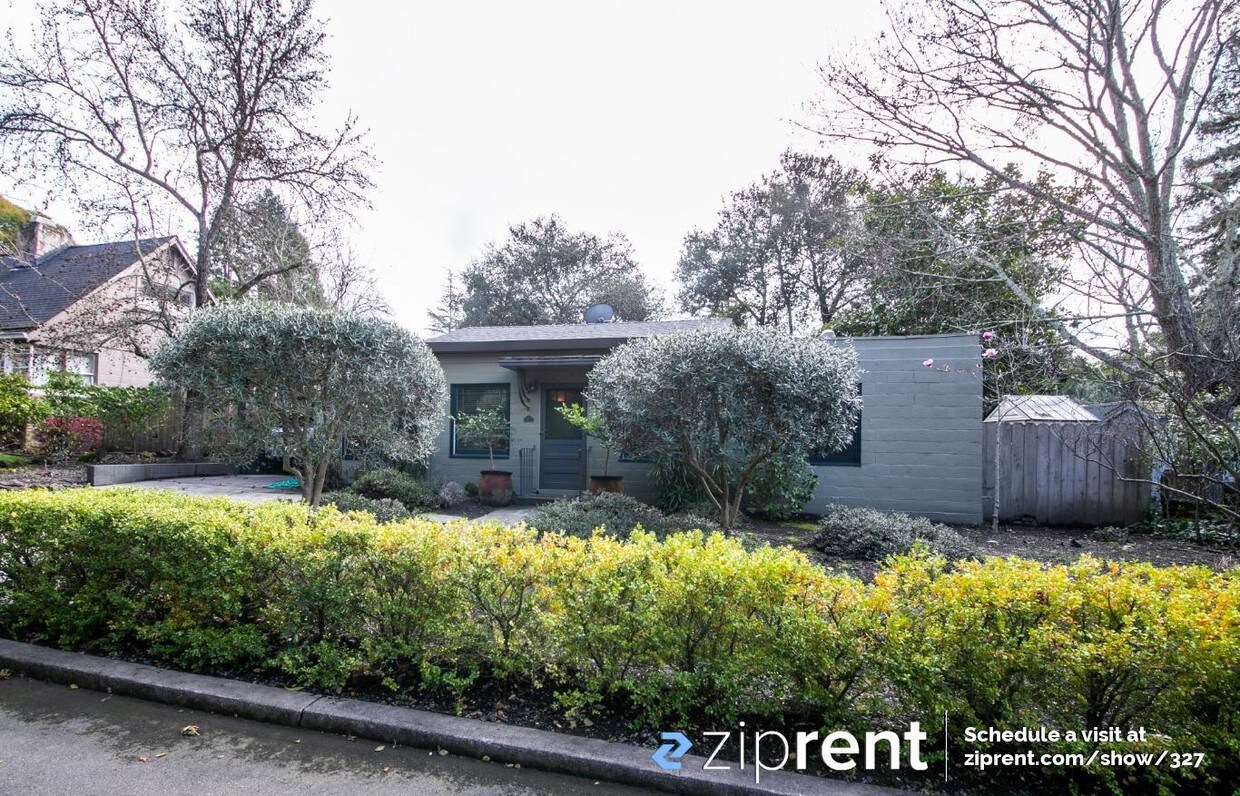 Primary Photo - 127 Stonecrest Dr