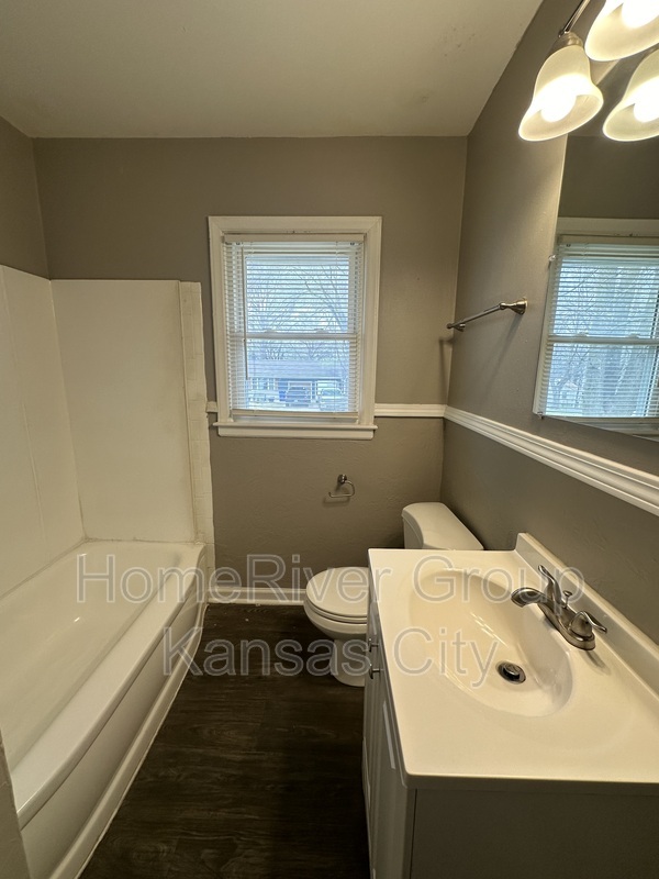 Foto del edificio - 8903 E 72nd St