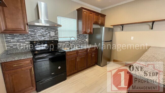 Foto del edificio - Beautiful 3 Bedroom 1 Bathroom Home in Kan...