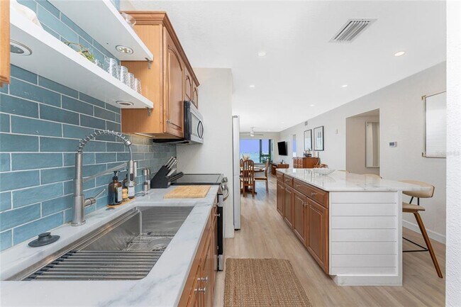Foto del edificio - 1500 Park Beach Cir