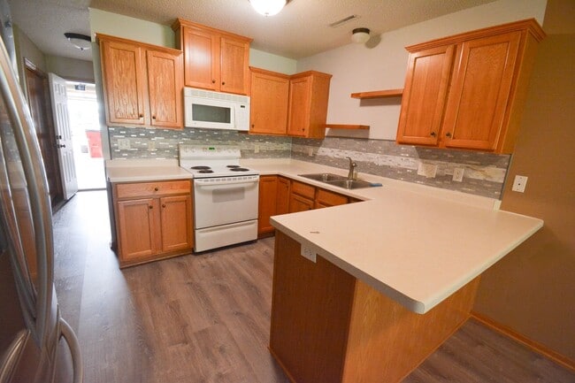 Foto del edificio - Cozy 2 Bed, 1.5 Bath Townhome in Stewartvi...