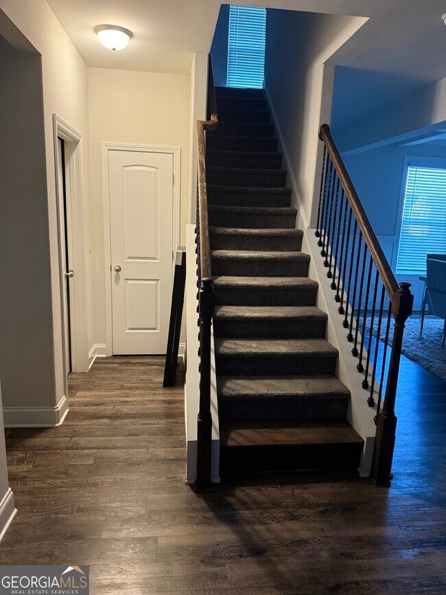 Building Photo - 232 Sophie Cir