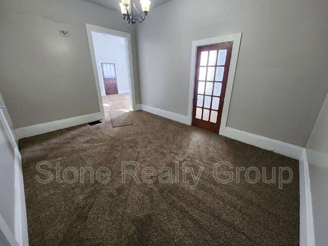 Building Photo - 71 S 15th St