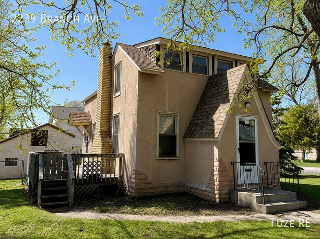 Foto del edificio - 2239 Branch Ave