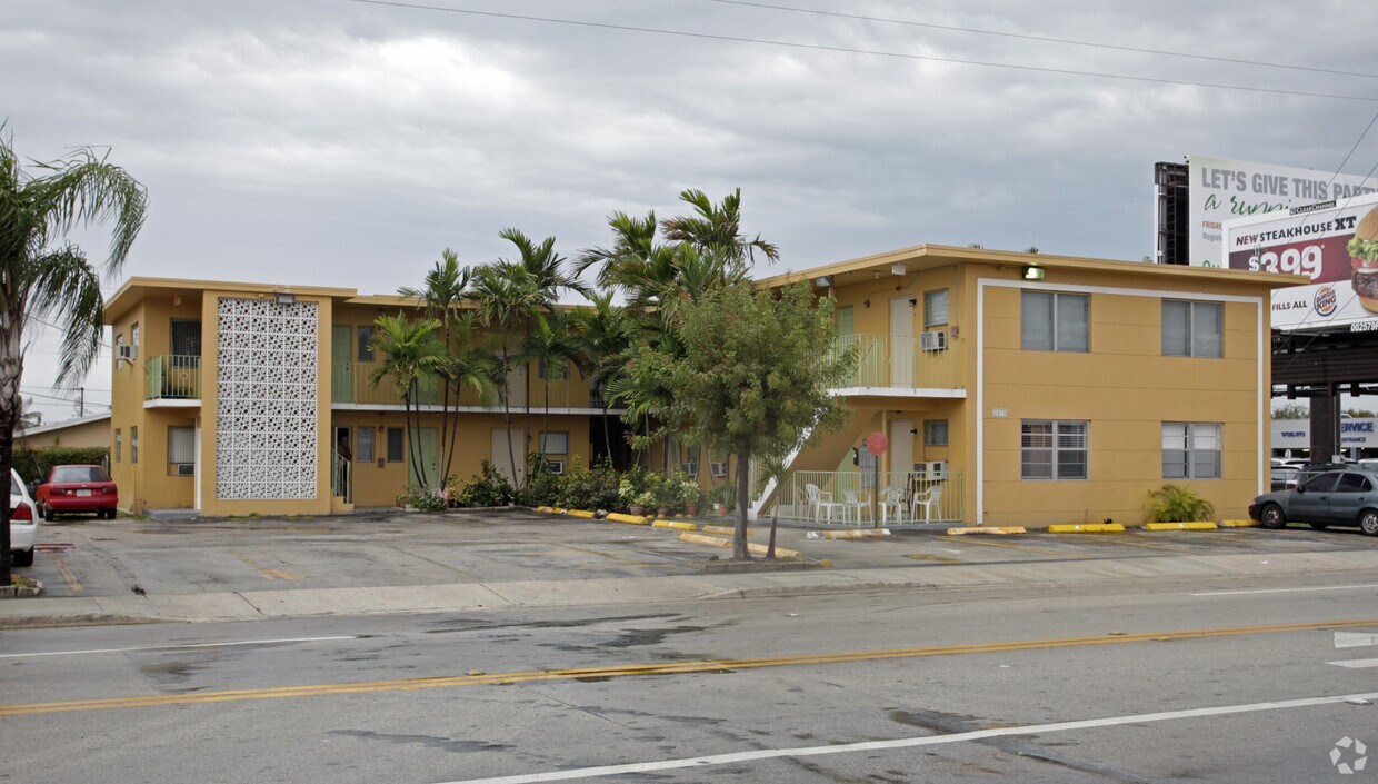 Foto principal - 2979 S Douglas Rd
