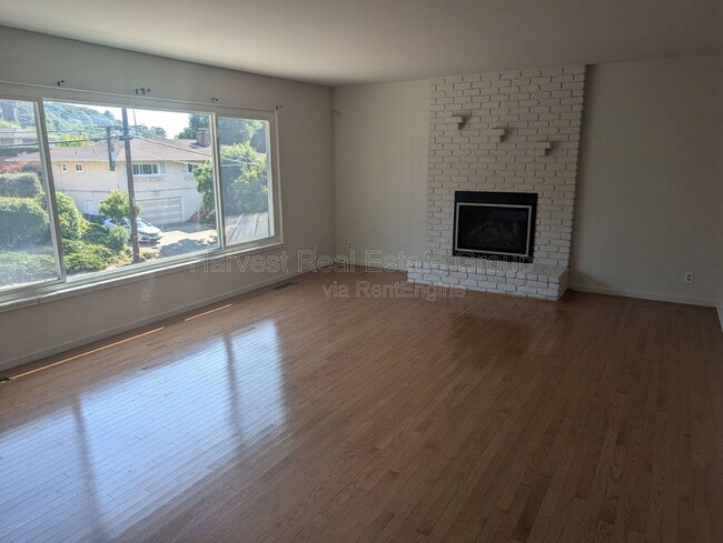 Foto del edificio - 82 Elysian Fields Dr