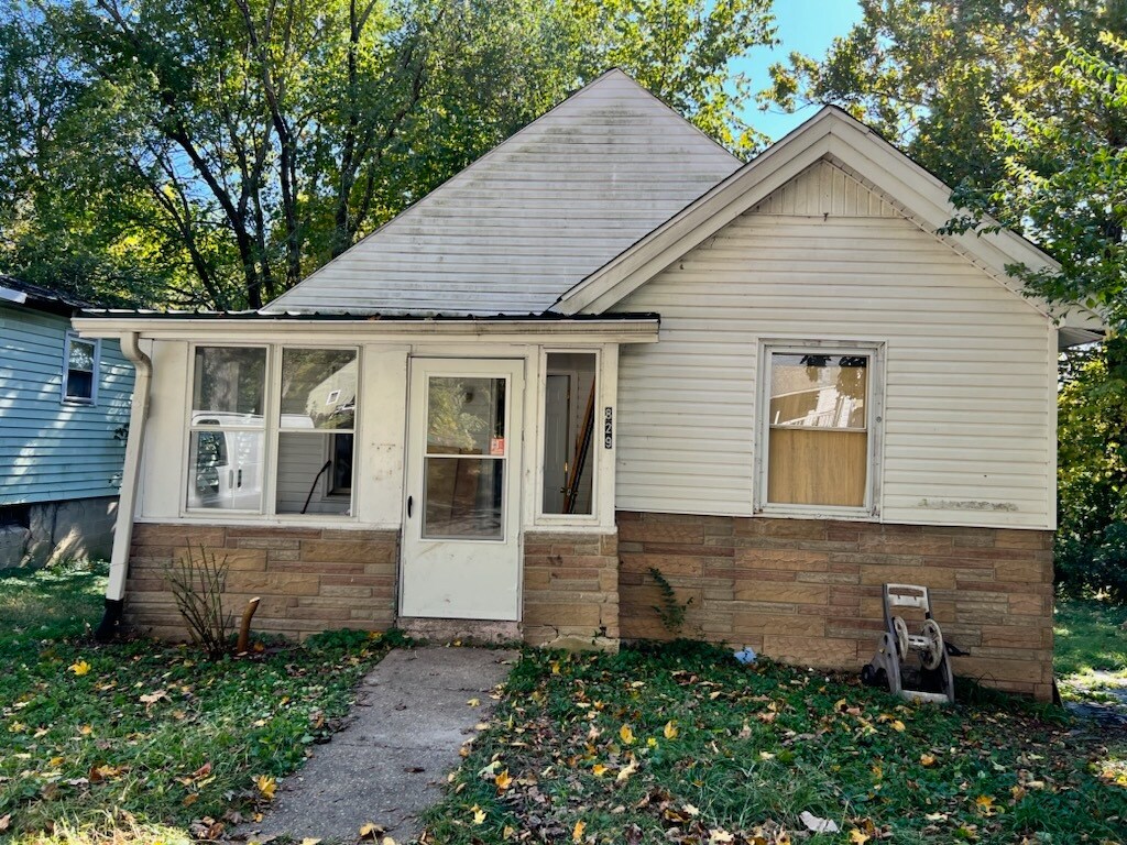 829 E Rogers Ave, Decatur, IL 62521 House Rental in Decatur, IL