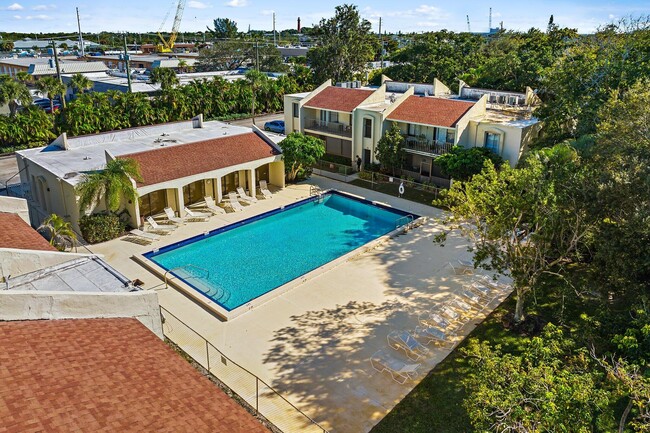 Foto del edificio - 150 Pineview Rd