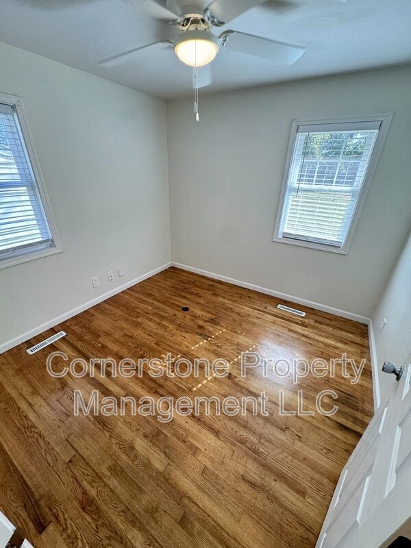 Foto del edificio - 1523 W 22nd Terrace