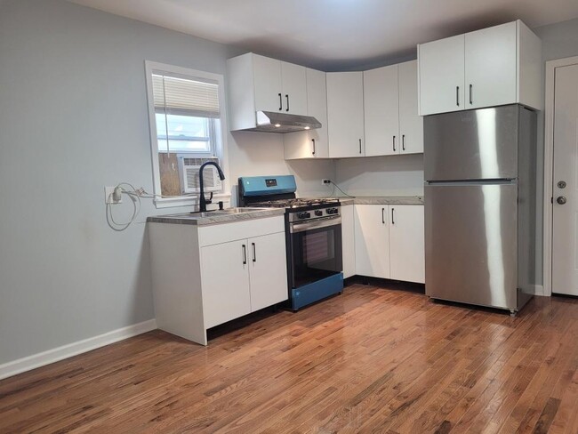 Foto del edificio - 6838 S Claremont Ave