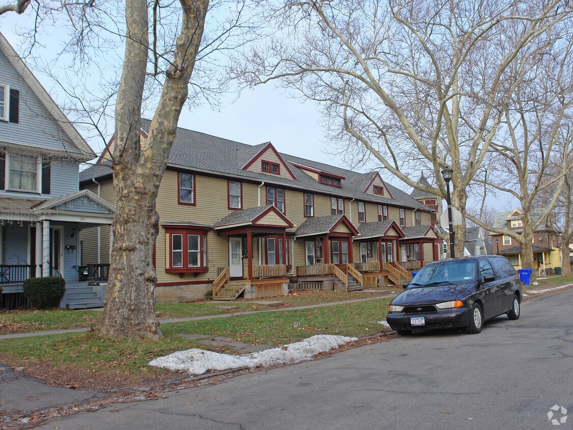 Building Photo - 265-277 Pierpont St
