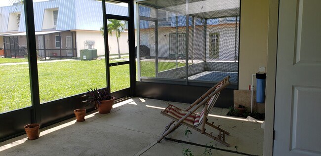 Building Photo - 4916 Hawaii Blvd