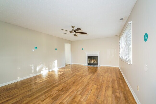 Foto del edificio - 3928 Liberty Meadows Rd