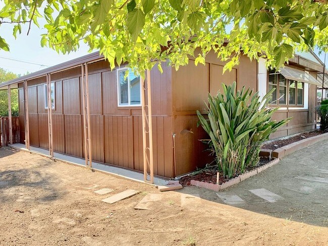 Building Photo - Remodeled 3 bedroom Manufactured Home