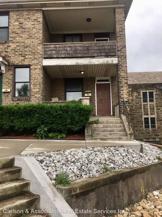 2 br, 1 bath House 1040 Brookline Blvd House Rental in Pittsburgh