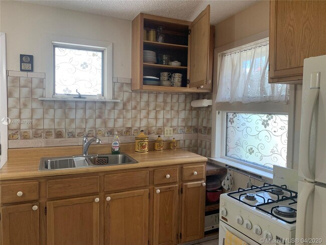 Foto del edificio - 2323 Polk St