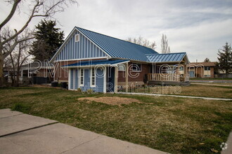 Building Photo - 477 Colonial Ave
