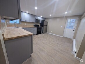 Building Photo - 145 Lewis Ln
