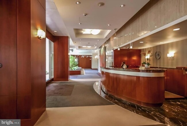 Building Photo - 224-30-230 W Rittenhouse Square
