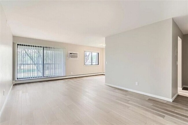 Foto del edificio - 8100 36th Ave N